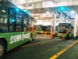 大尺寸的小黄车说说公交车：一款适合城市出行的公共交通工具